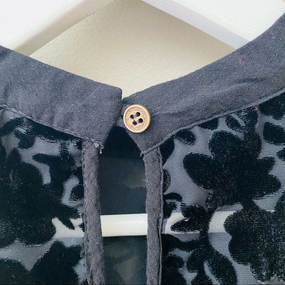 Altar'd State Long Sleeve Velvet Blouse Black Sz Small - Picture 10 of 10